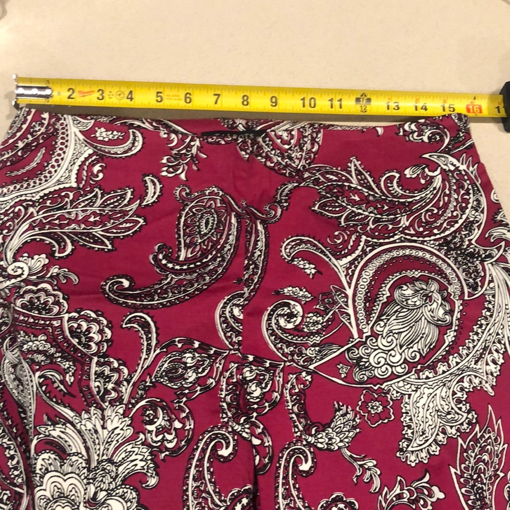TALBOTS PAISLEY PRINT CROPPED PANTS FUCHSIA BLACK WHITE SIZE 8P - Picture 9 of 13